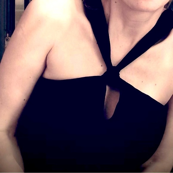 Gucci front knot tank top size M in pristine condition. Gucci logo at the back - Picture 3 of 13